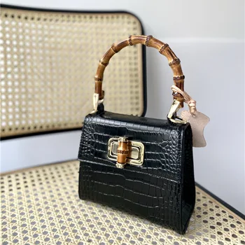 Handmade cowhide handbag leather ladies bag crocodile Ostrich Pattern Retro Bamboo Handle Box Bags
Handmade cowhide handbag leather ladies bag crocodile Ostrich Pattern Retro Bamboo Handle Box Bags