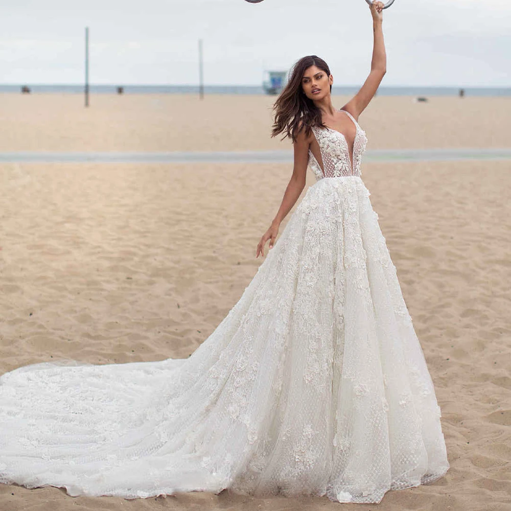 V Neck Wedding Dresses Light white Floor Length Applique Bridal Gown Sleeveless A Line Backless Bride Dress Vestido De Noiva
V Neck Wedding Dresses Light white Floor Length Applique Bridal Gown Sleeveless A Line Backless Bride Dress Vestido De Noiva