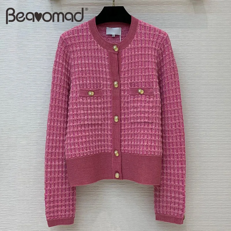 Bearomad Brand Designer Autumn Long Sleeve Knitted Women Sweater O-Neck Pockets Luxury Gold Flowers Button Wool Cardigan Coat
Bearomad Brand Designer Autumn Long Sleeve Knitted Women Sweater O-Neck Pockets Luxury Gold Flowers Button Wool Cardigan Coat