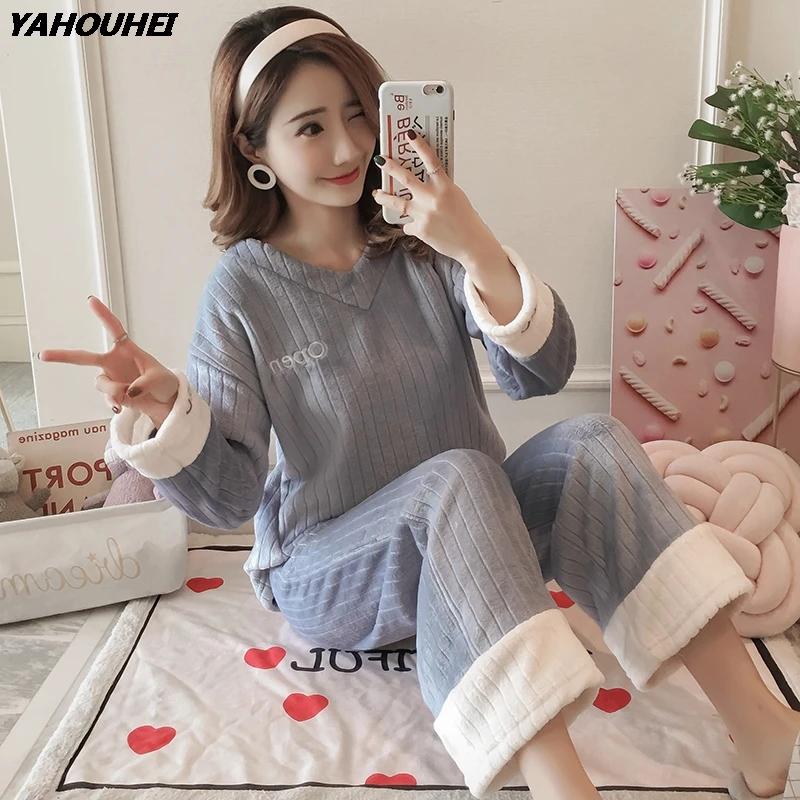 Thick Warm White V-neck Flannel Pajamas Sets For Women 2020 Winter Long Sleeve Coral Velvet Pyjamas Girls Sleepwear Pijama Mujer
Thick Warm White V-neck Flannel Pajamas Sets For Women 2020 Winter Long Sleeve Coral Velvet Pyjamas Girls Sleepwear Pijama Mujer