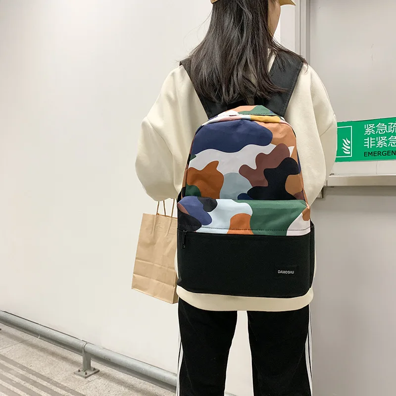 Spring style graffiti leaves geometric figures portable student bag junior high school students backpack
Spring style graffiti leaves geometric figures portable student bag junior high school students backpack