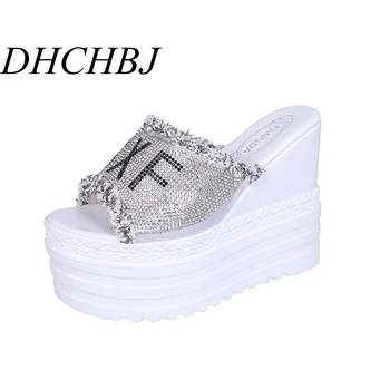 2020 Summer Women Slippers Flip-Flops Beach Shoes Ladies Middle Wedge Heels Shoes Woman Platform Slippers White Outside Sandals
2020 Summer Women Slippers Flip-Flops Beach Shoes Ladies Middle Wedge Heels Shoes Woman Platform Slippers White Outside Sandals