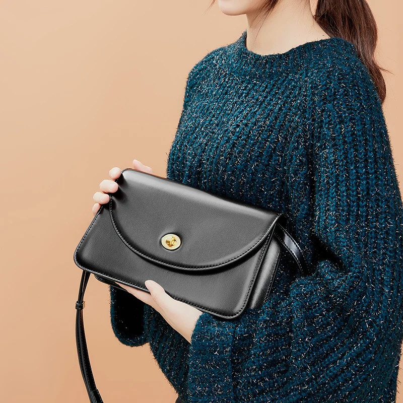 Free Shipping 2023 Autumn And Winter New Style Popular Foreign Fashion Cowhide Leather Simple Messenger Bag For Women
Free Shipping 2023 Autumn And Winter New Style Popular Foreign Fashion Cowhide Leather Simple Messenger Bag For Women