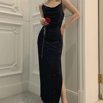 2020 new Spring summer Velvet Dresses Women Spaghetti Strap Fashion Solid Sexy Slim Sheath V-neck Dress Vestidos 
2020 new Spring summer Velvet Dresses Women Spaghetti Strap Fashion Solid Sexy Slim Sheath V-neck Dress Vestidos