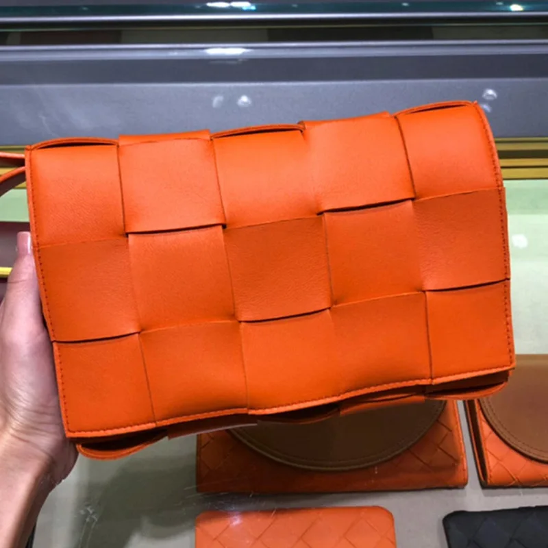 New Arrival Genuine Leather Fashion Women's Bag Weave style Checkered pattern Shoulder bag Leisure Flap bag
New Arrival Genuine Leather Fashion Women's Bag Weave style Checkered pattern Shoulder bag Leisure Flap bag