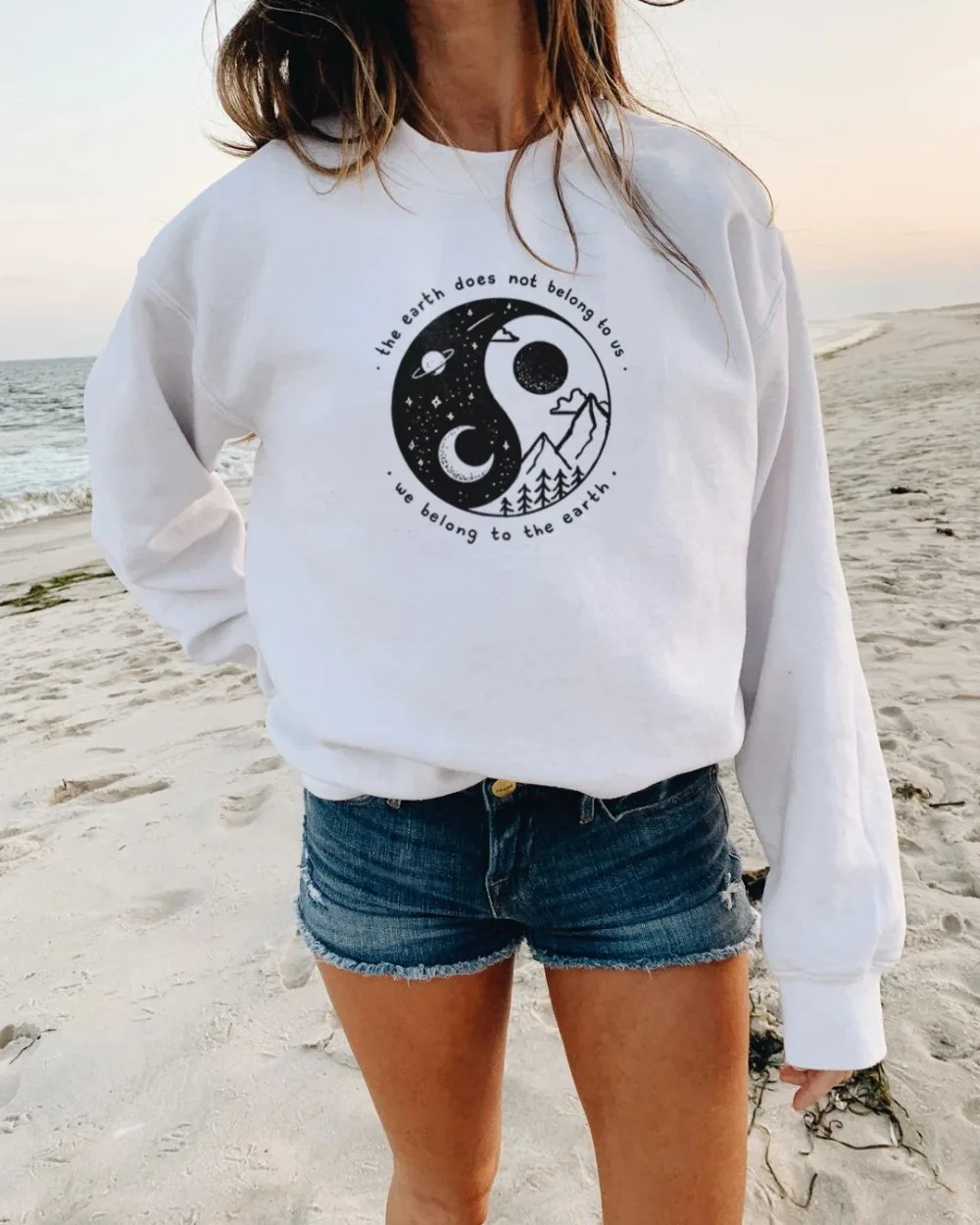 

THE EARTH DOES NOT BELONG TO US WE BELONG TO THE EARTH Sweatshirt Funny Casual Moon Stylish Hoodies Cotton Star Jumper Outfits