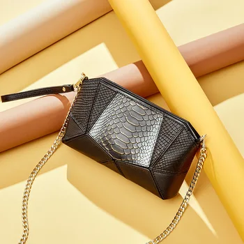 2020 Women's Luxury Serpentine Splice Fashion Genuine Leather Shoulder Bag Crossbody Bag Chain Handbag Clutch with Wristband
2020 Women's Luxury Serpentine Splice Fashion Genuine Leather Shoulder Bag Crossbody Bag Chain Handbag Clutch with Wristband