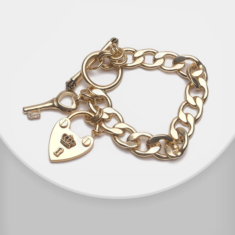 Amorita Heart-shaped lock and key design retro engraved bracelet
Amorita Heart-shaped lock and key design retro engraved bracelet