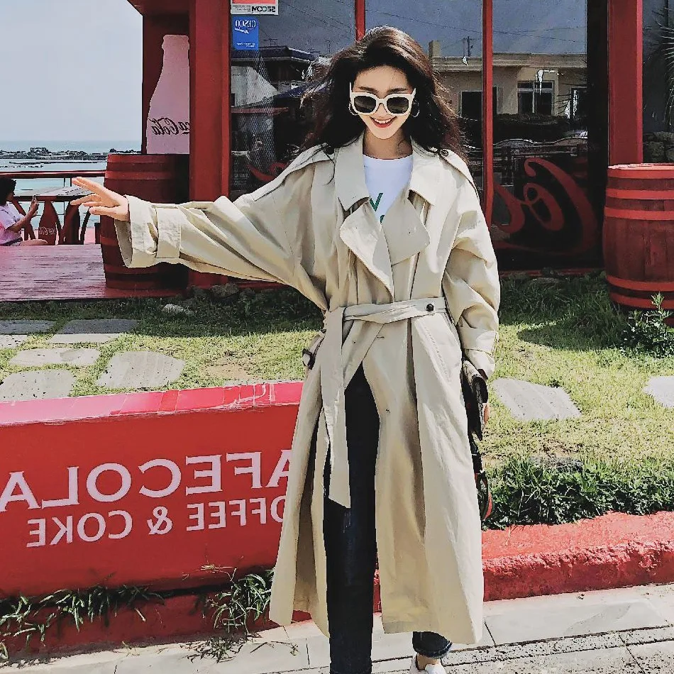 Photo Shoot CHIC England Loose-Fit Large Lapel Double Breasted Waist Hugging Two-color Profile Cotton Trench Coat Women's OL Lon
Photo Shoot CHIC England Loose-Fit Large Lapel Double Breasted Waist Hugging Two-color Profile Cotton Trench Coat Women's OL Lon