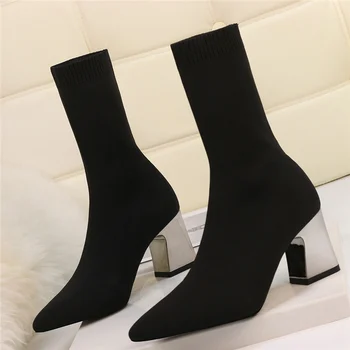2020 Women Stretch Boots 7cm 9cm High Heels Fetish White Ankle Boots Stripper Low Heels Lady Warm Autumn Winter Chunky Shoes
2020 Women Stretch Boots 7cm 9cm High Heels Fetish White Ankle Boots Stripper Low Heels Lady Warm Autumn Winter Chunky Shoes