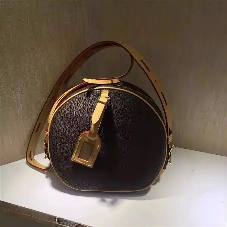 2019 New High Quality Genuine leather bag for women Cowhide Luxury Handbag women bag Designer Round Ladies Fashion Messenger Bag
2019 New High Quality Genuine leather bag for women Cowhide Luxury Handbag women bag Designer Round Ladies Fashion Messenger Bag