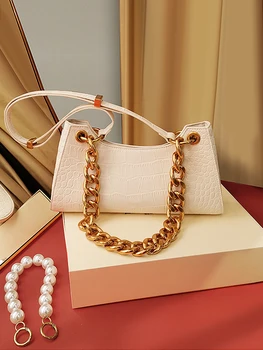 New Crocodile grain lady handbag PU Leather fashion Luxury Brand Single shoulder bag Chain Retro Women Inclined shoulder bag
New Crocodile grain lady handbag PU Leather fashion Luxury Brand Single shoulder bag Chain Retro Women Inclined shoulder bag