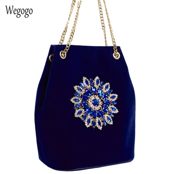 2020 New Velet Diamond Bucket Bag Women Shoulder Bag Female Crystal Floral Chain Bags Velour Embroidery Diamond Ladies Handbag
2020 New Velet Diamond Bucket Bag Women Shoulder Bag Female Crystal Floral Chain Bags Velour Embroidery Diamond Ladies Handbag