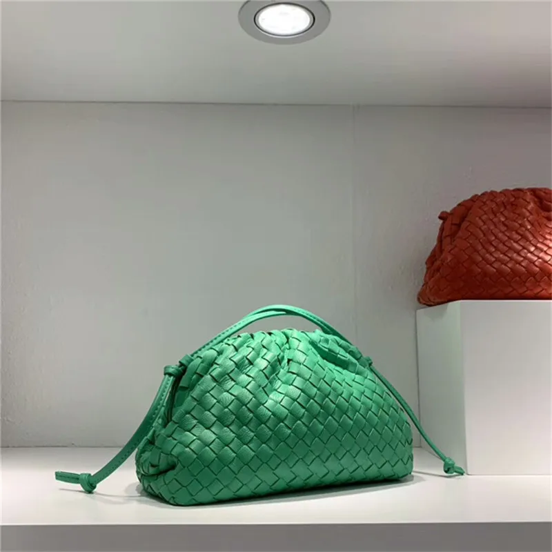 New Arrival Fashion Design Women's Handbag Genuine Leather Soft solid color Weaving Style Shoulder bag new style cloud bag
New Arrival Fashion Design Women's Handbag Genuine Leather Soft solid color Weaving Style Shoulder bag new style cloud bag