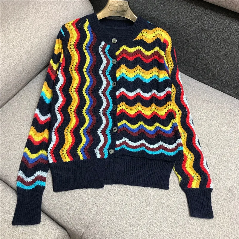Luxury Designer Brand Knitted Sweater for Women Causel O Neck Contrast Color Wavy Pattern Asymmetric Knitted Cardigans Sweater
Luxury Designer Brand Knitted Sweater for Women Causel O Neck Contrast Color Wavy Pattern Asymmetric Knitted Cardigans Sweater