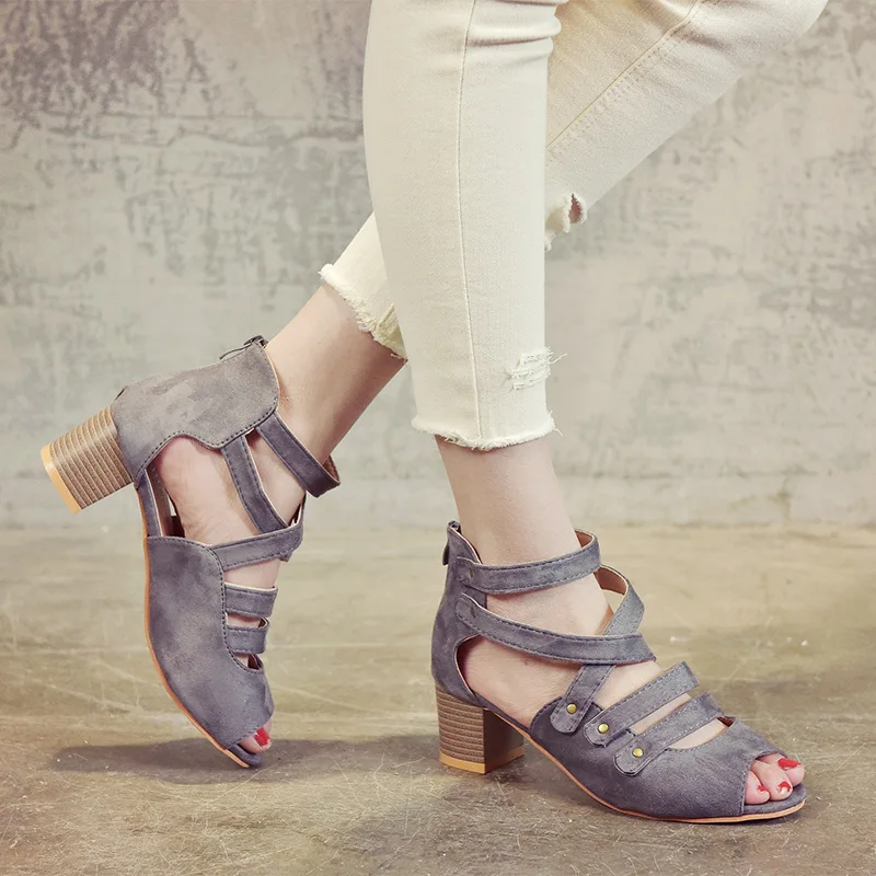 Nice Spring And Summer Pop Large Size Rivet Explosion Models Roman Women Sandals Gladiator Casual Peep Toe Wedding Sandalias
Nice Spring And Summer Pop Large Size Rivet Explosion Models Roman Women Sandals Gladiator Casual Peep Toe Wedding Sandalias