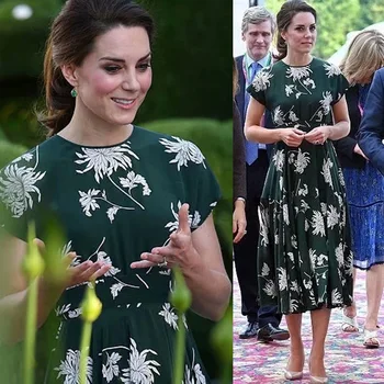 The Duke and Duchess of Cambridge Star of the Same Paragraph 20 Summer Women Men's Short-Sleeved Cotton Printing Waist Big Dress
The Duke and Duchess of Cambridge Star of the Same Paragraph 20 Summer Women Men's Short-Sleeved Cotton Printing Waist Big Dress