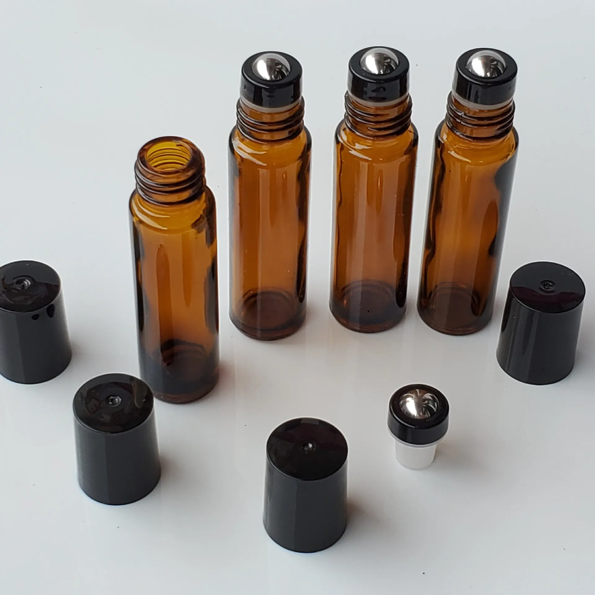 50pcs Essential Oil Storage 10ml Brown Roll-on Glass Bottle Refillable Empty Roller Ball Light-proof Perfume Essential Oil Vials
50pcs Essential Oil Storage 10ml Brown Roll-on Glass Bottle Refillable Empty Roller Ball Light-proof Perfume Essential Oil Vials