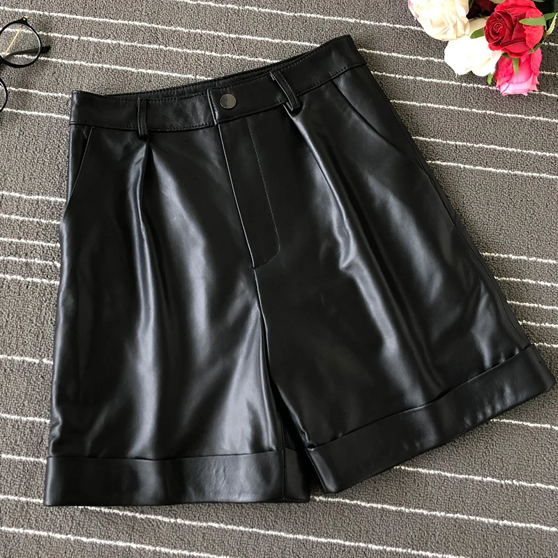 New 2019 Fall/winter women real leather high-waist wide-leg shorts Fashion High quality sheepskin leather short trousers A858
New 2019 Fall/winter women real leather high-waist wide-leg shorts Fashion High quality sheepskin leather short trousers A858