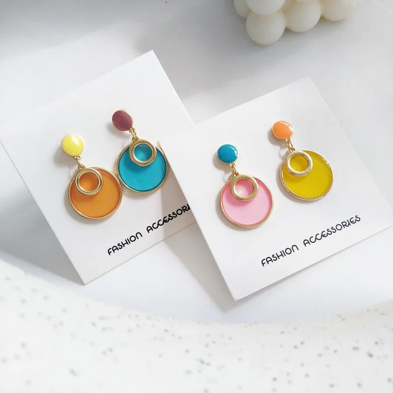Fashion Lady Contrast Disc Geometric Non Pierced Clip On Earrings Round Slice Statement Ear Clips for Women Without Piercing
Fashion Lady Contrast Disc Geometric Non Pierced Clip On Earrings Round Slice Statement Ear Clips for Women Without Piercing