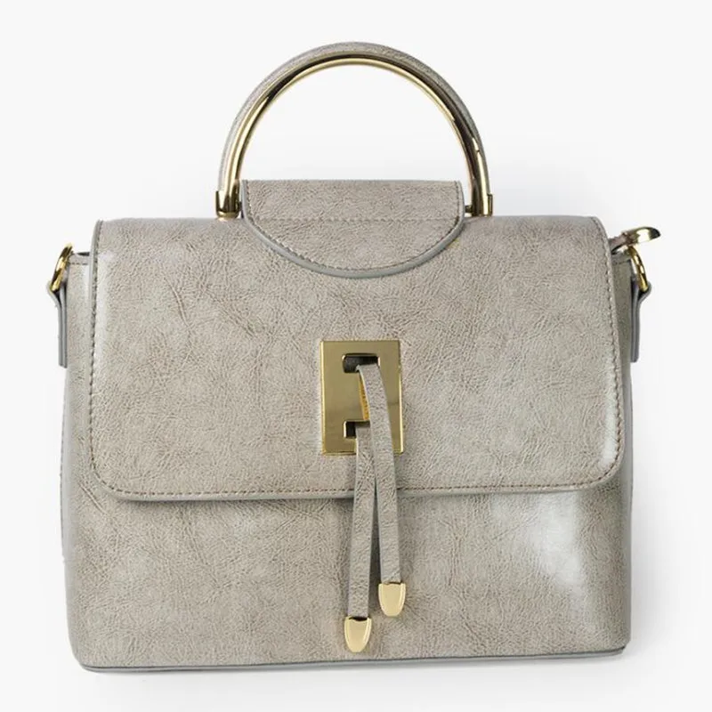 Women Bag Genuine Leather Handbag Women Rivets Shoulder Bag Tote Sac A Main Femme Luxury Designer Ladies Messenger Bag
Women Bag Genuine Leather Handbag Women Rivets Shoulder Bag Tote Sac A Main Femme Luxury Designer Ladies Messenger Bag