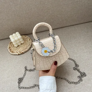Summer all-match Japanese portable cute small bag new small fresh messenger single shoulder small square bag Western style
Summer all-match Japanese portable cute small bag new small fresh messenger single shoulder small square bag Western style