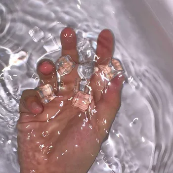 Crystal Ice Cube Stud Earrings for Women Party Club Fashion Jewellery Accessories Christmas Cute Earrings for Women Aretes 2020
Crystal Ice Cube Stud Earrings for Women Party Club Fashion Jewellery Accessories Christmas Cute Earrings for Women Aretes 2020