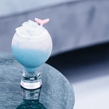 Creative European Simple Style Cocktail Cup Personality Ice Cream Milkshake Milk Fruits Juice Glass Household Bar Coffee House
Creative European Simple Style Cocktail Cup Personality Ice Cream Milkshake Milk Fruits Juice Glass Household Bar Coffee House
