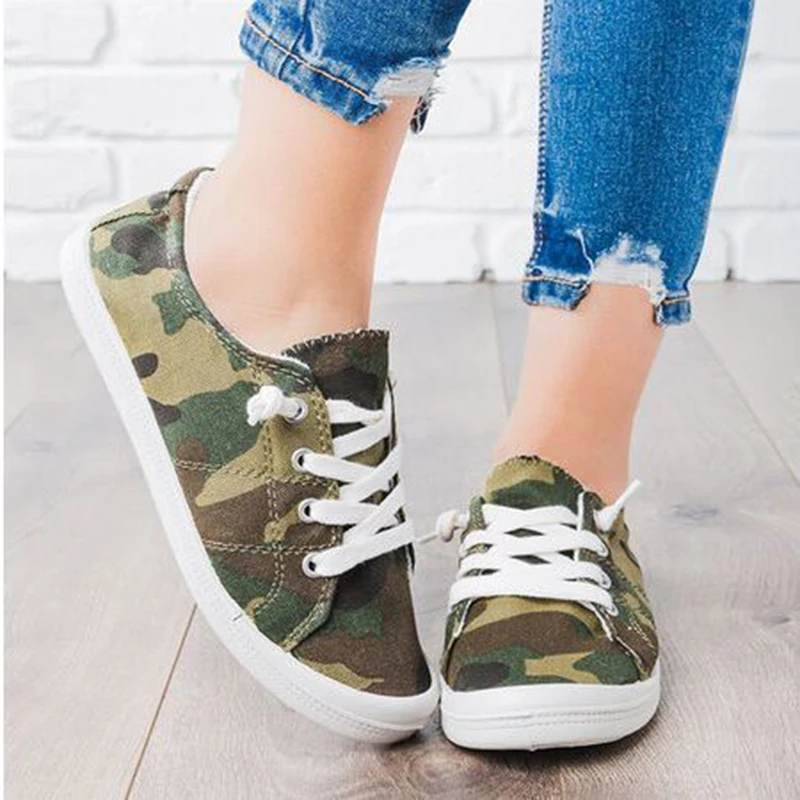 New Large Denim Camouflage Casual Single Shoes for Couple with Lace Flat-soled Shoes in 2019
New Large Denim Camouflage Casual Single Shoes for Couple with Lace Flat-soled Shoes in 2019