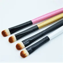 1pc z litego drewna cień do powiek pędzel na podkład rozświetlający cień do powiek pędzel do nakładania korektora brwi Eyeliner narzędzia do makijażu(China)