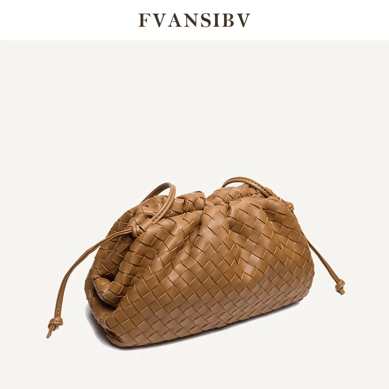 Woven Clouds Bag Women's Leather Shoulder Bag Minimalist 2020 New Fashion Mini Clutch Bag Soft Dumplings Brand Design Bag Spot
Woven Clouds Bag Women's Leather Shoulder Bag Minimalist 2020 New Fashion Mini Clutch Bag Soft Dumplings Brand Design Bag Spot