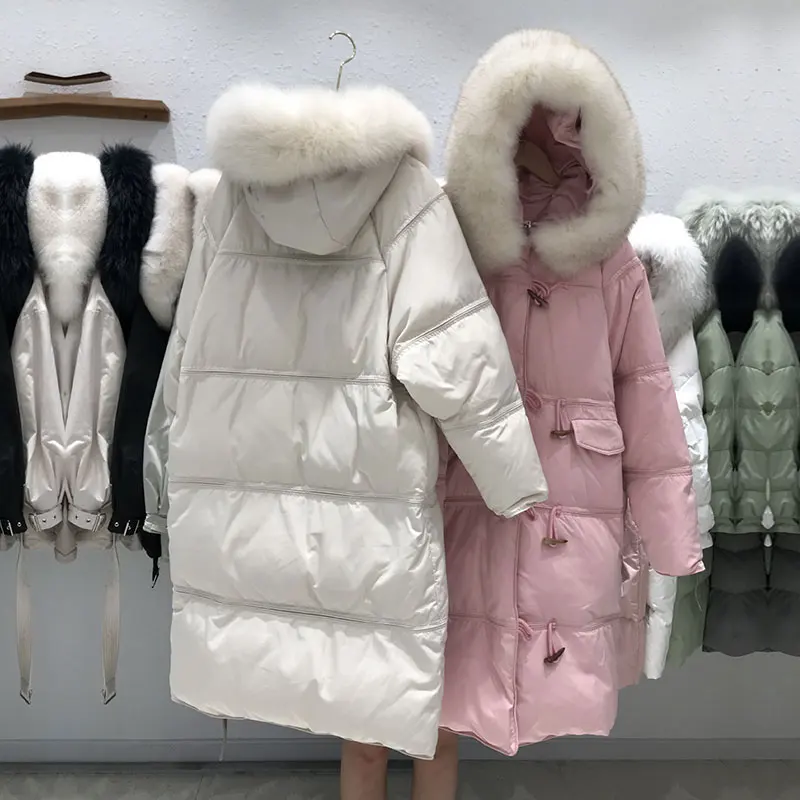 Winter Fashion Horn Button White Duck Down Jacket Women 2020 New Fox Fur Collar Down Coat Female Solid Long Hooded Jacket
Winter Fashion Horn Button White Duck Down Jacket Women 2020 New Fox Fur Collar Down Coat Female Solid Long Hooded Jacket