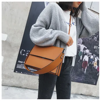 New ins Hot Handbags women Fashion simple commute briefcase Square bag PU wild shoulder Messenger bag multi-function OL Ladies
New ins Hot Handbags women Fashion simple commute briefcase Square bag PU wild shoulder Messenger bag multi-function OL Ladies
