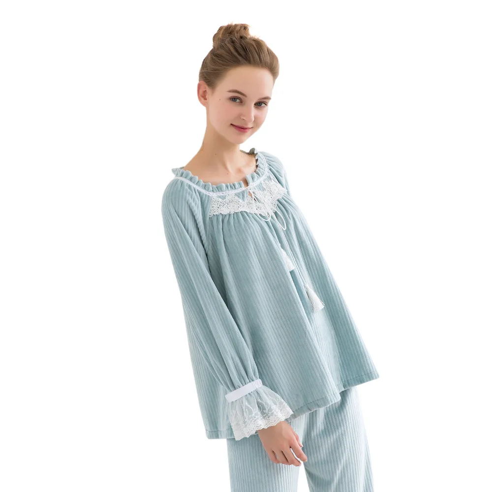 Flannel Pajamas Female Autumn and Winter Long-sleeved Korean Princess Sweet Ladies Home Suit
Flannel Pajamas Female Autumn and Winter Long-sleeved Korean Princess Sweet Ladies Home Suit