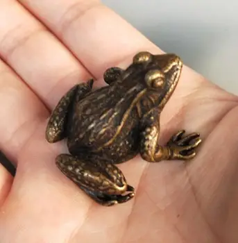 Copper Statue Chinese Brass Carved Animal Frog Lotus Leaf Exquisite Small Statues 
Copper Statue Chinese Brass Carved Animal Frog Lotus Leaf Exquisite Small Statues