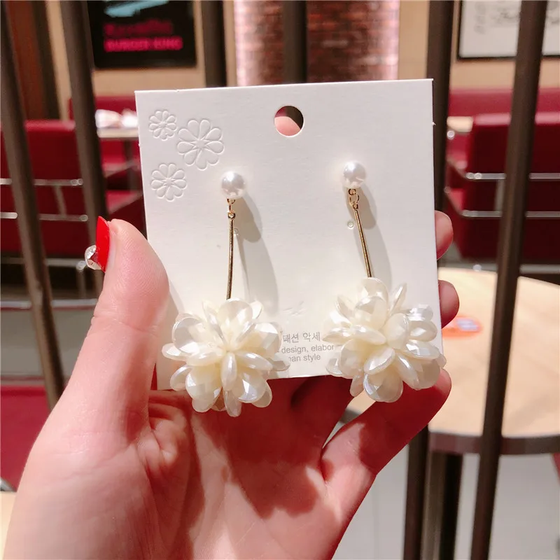 2019 New Korea Style Simple Spring Flower Ball Long Drop Earrings for Girl Women Fashion Jewelry Accessories
2019 New Korea Style Simple Spring Flower Ball Long Drop Earrings for Girl Women Fashion Jewelry Accessories