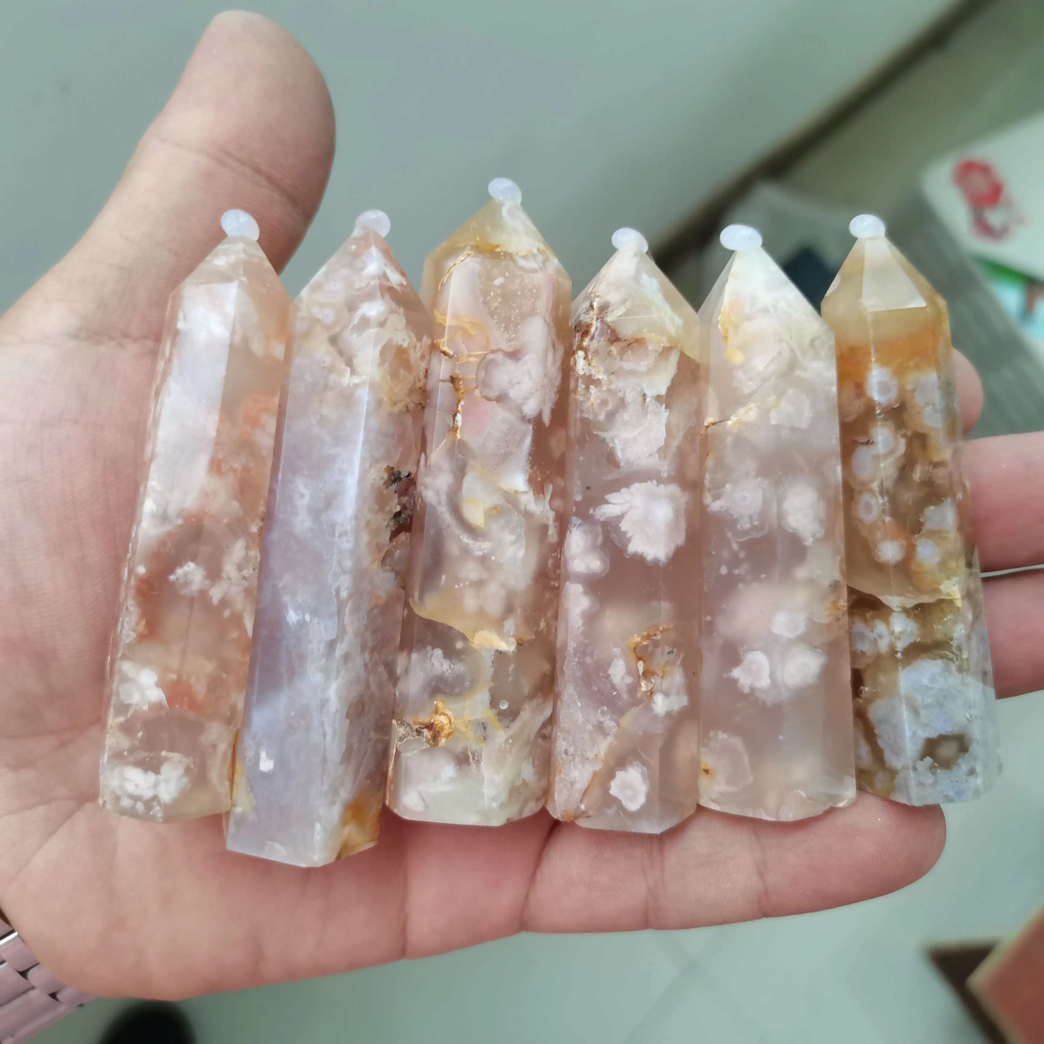 1000g Natural Crystal Quartz Point Healing Stone Cherry Blossom Agate Hexagonal Prisms Obelisk Wand Stone Tower Home Decor
1000g Natural Crystal Quartz Point Healing Stone Cherry Blossom Agate Hexagonal Prisms Obelisk Wand Stone Tower Home Decor