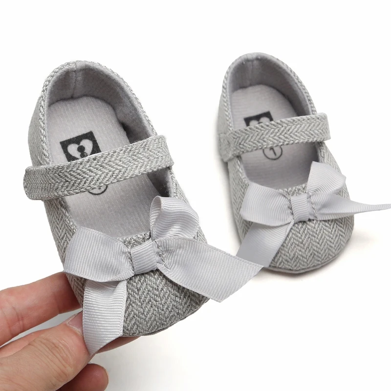 Baby Girl Shoes Newborn Gray Bow Trellis First Walkers Lovely Infant Slippers Pram Shoe For Baby Toddler Moccasins 3 Colors0-18M
Baby Girl Shoes Newborn Gray Bow Trellis First Walkers Lovely Infant Slippers Pram Shoe For Baby Toddler Moccasins 3 Colors0-18M