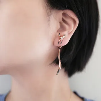 HUANQI 925S Design Stud Earrings Female Versatile Korea Autumn And Winter New Style Enamel Glaze a Coincidence Cute Fox Gift
HUANQI 925S Design Stud Earrings Female Versatile Korea Autumn And Winter New Style Enamel Glaze a Coincidence Cute Fox Gift