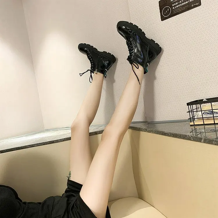 Handsome Martin Boots Significant Foot Small Net Red Fashion Thick Bottomed Short Boots Women's 2019 Autumn And Winter New Style
Handsome Martin Boots Significant Foot Small Net Red Fashion Thick Bottomed Short Boots Women's 2019 Autumn And Winter New Style