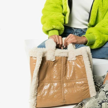 Fashion Designer Faux Fur Ladies Winter Shoulder Bag Female Large Capacity Handbags Purse Casual Tote for Women 2020 Bolso Mujer 
Fashion Designer Faux Fur Ladies Winter Shoulder Bag Female Large Capacity Handbags Purse Casual Tote for Women 2020 Bolso Mujer