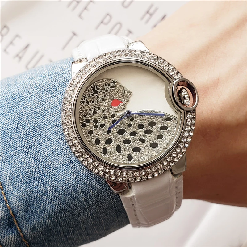 Luxury Top Brand Car Women Watch Leather Quartz Wristwatch Ladies Rhinestone Casual Leather Watches Reloj Mujer Montre Femme
Luxury Top Brand Car Women Watch Leather Quartz Wristwatch Ladies Rhinestone Casual Leather Watches Reloj Mujer Montre Femme