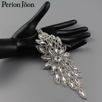 10pcs/lot sparkling Hors-eeye Crystal Long Applique Rhinestone welding Patch Sew Bridal Headdress Dress bag Accessories YH C033
10pcs/lot sparkling Hors-eeye Crystal Long Applique Rhinestone welding Patch Sew Bridal Headdress Dress bag Accessories YH C033