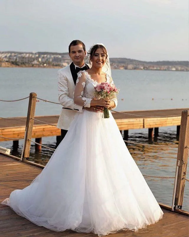 2021 Wedding Dresses Long Sleeves V Neck Tulle with Appliques Beach Boho Garden Country Bridal Gowns wedding gowns Vestido
2021 Wedding Dresses Long Sleeves V Neck Tulle with Appliques Beach Boho Garden Country Bridal Gowns wedding gowns Vestido