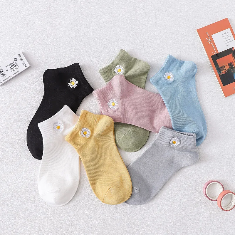 Solid Soft Modal Embroidered Daisy Short Sock Fashion Harajuku Women Ankle Socks Korean Japanese Spring Summer Socks Wholesale
Solid Soft Modal Embroidered Daisy Short Sock Fashion Harajuku Women Ankle Socks Korean Japanese Spring Summer Socks Wholesale