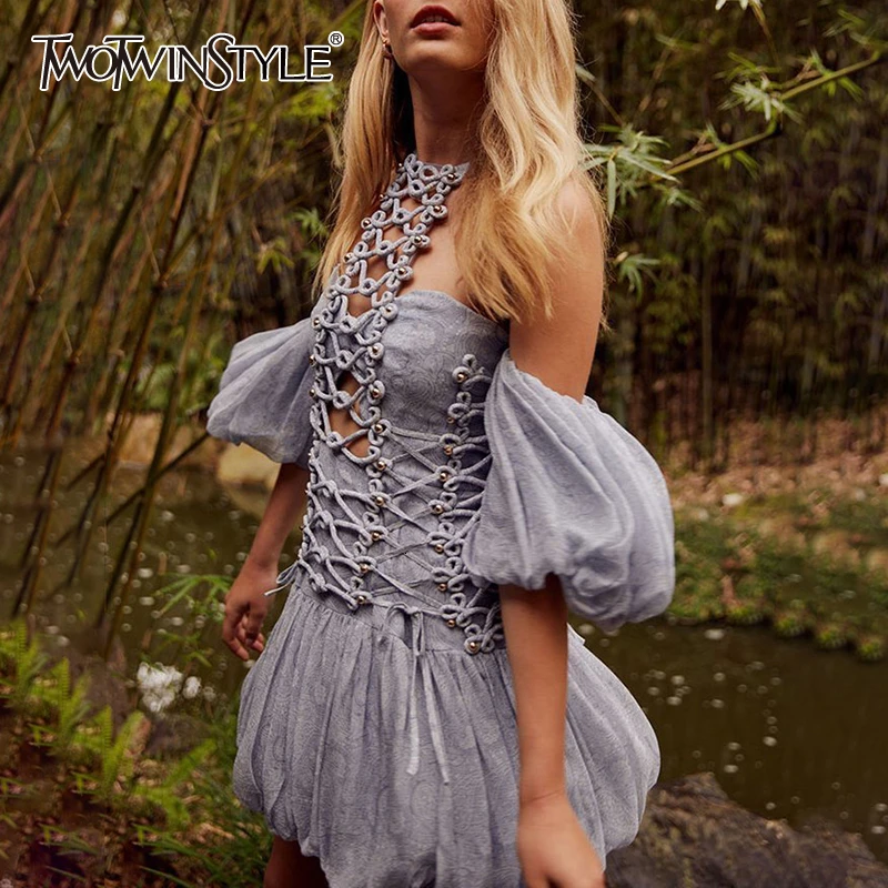 TWOTWINSTYLE Off Shoulder Strapless Halter Neck Short Puff Sleeve Lace Up Mini Dress Women Boho 2019 Summer Beach Elegant New
TWOTWINSTYLE Off Shoulder Strapless Halter Neck Short Puff Sleeve Lace Up Mini Dress Women Boho 2019 Summer Beach Elegant New