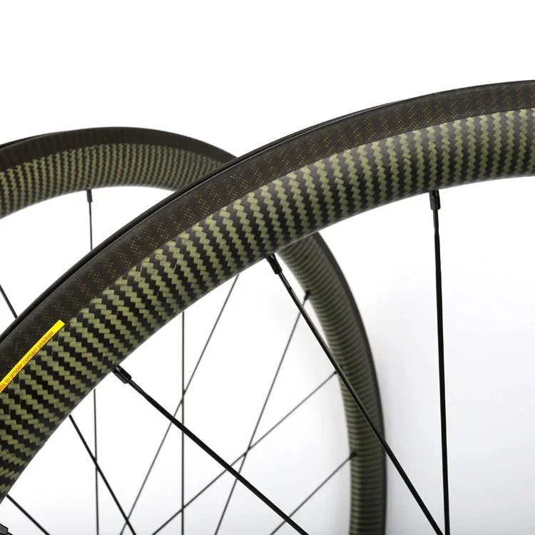 New 700C Bike Road Racing Carbon Bicycle Wheel Clincher Rim 25mm Wide Aero Road Rim Bike Cycling Rims
New 700C Bike Road Racing Carbon Bicycle Wheel Clincher Rim 25mm Wide Aero Road Rim Bike Cycling Rims