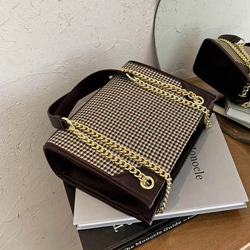 High Sense of Luxury Ladies One-shoulder Armpit Small Bag Handbags 2020 Retro Check Trendy Fashion All-match Chain Messenger Bag
High Sense of Luxury Ladies One-shoulder Armpit Small Bag Handbags 2020 Retro Check Trendy Fashion All-match Chain Messenger Bag