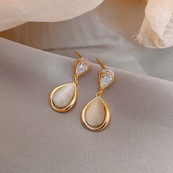 High-quality opal drop earrings 2020 trendy feminine net red earrings exquisite elegant Fashion Stud Earrings Prevent Allergy
High-quality opal drop earrings 2020 trendy feminine net red earrings exquisite elegant Fashion Stud Earrings Prevent Allergy