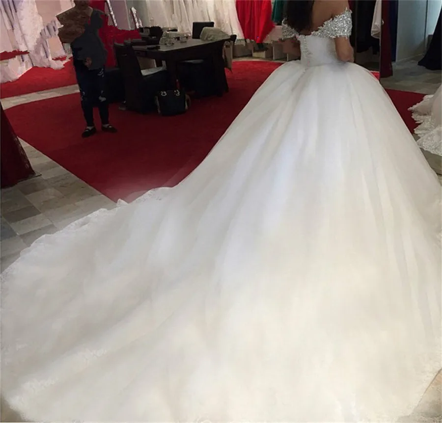 Sweetheart Ball Gown Wedding Dresses Beaded 2020 Modest Bridal Gowns Formal Long Women Wedding Wear Customized
Sweetheart Ball Gown Wedding Dresses Beaded 2020 Modest Bridal Gowns Formal Long Women Wedding Wear Customized